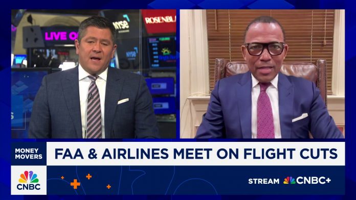 Not really any alternatives to cutting capacity at Newark Airport, says former acting FAA admin